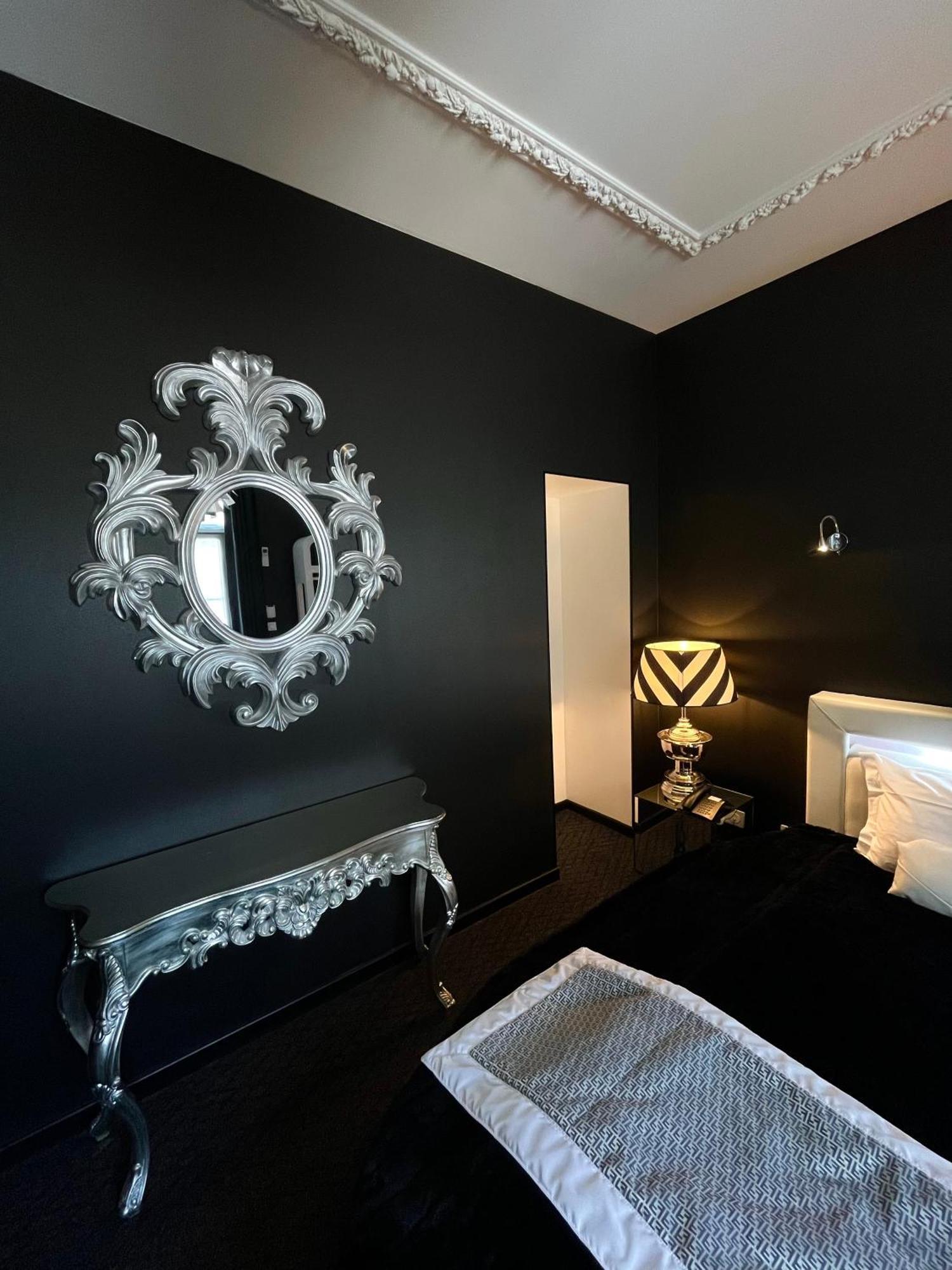 Art Hotel Рошкорбон Екстер'єр фото