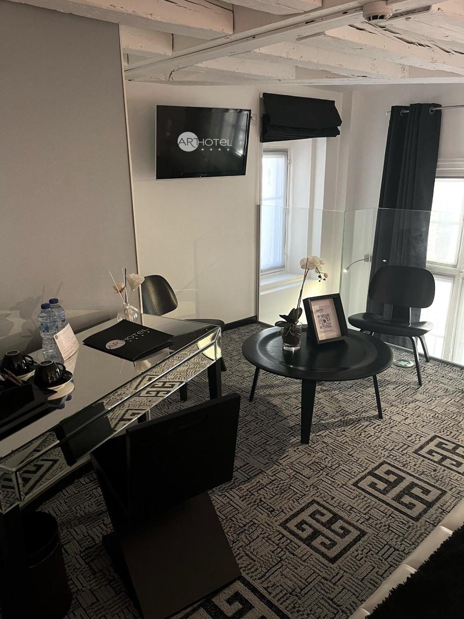 Art Hotel Рошкорбон Екстер'єр фото